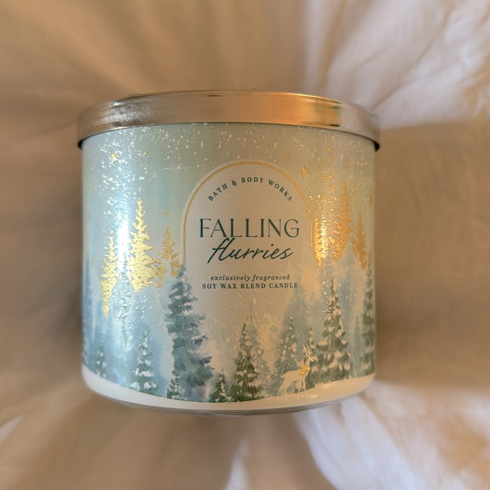 BATH and BODY WORKS. NWOT 3 wick candle. Falling Flurries.